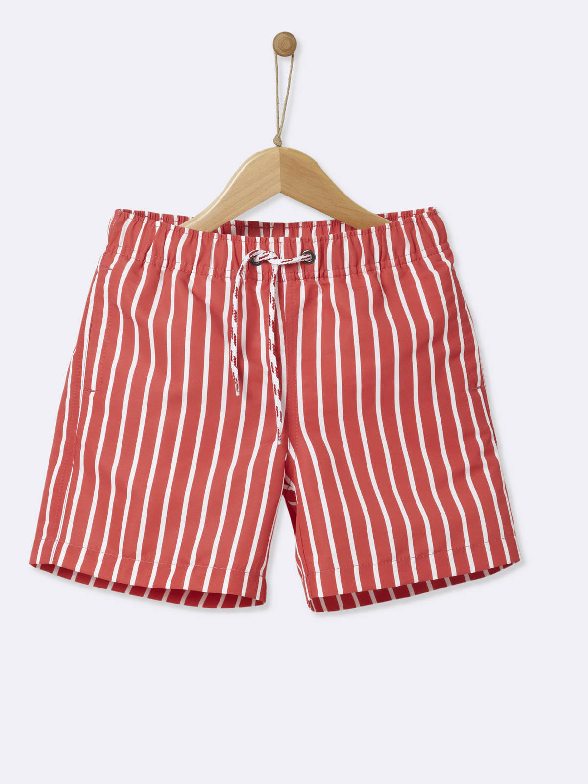 Red and white board shorts, Cyrillus
